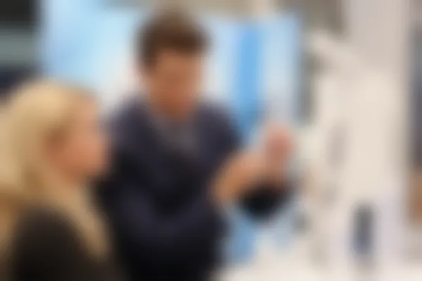 西安普瑞眼科医院和爱尔哪个做飞秒好，技术能力剖析医院简述汇总费用说明齐全