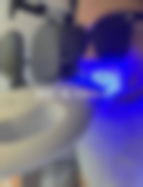 高丽荣的学术积累与从业资历